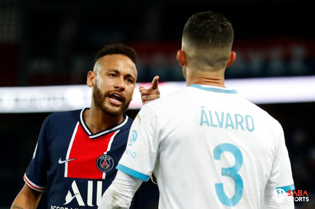 Neymar va chạm với Alvaro vì bị phân biệt chủng tộc