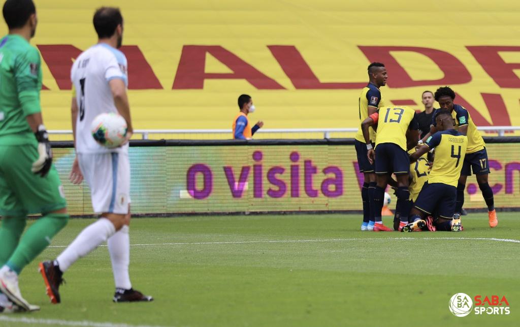 Ecuador 4-2 Uruguay: Suarez không cứu nổi đội khách