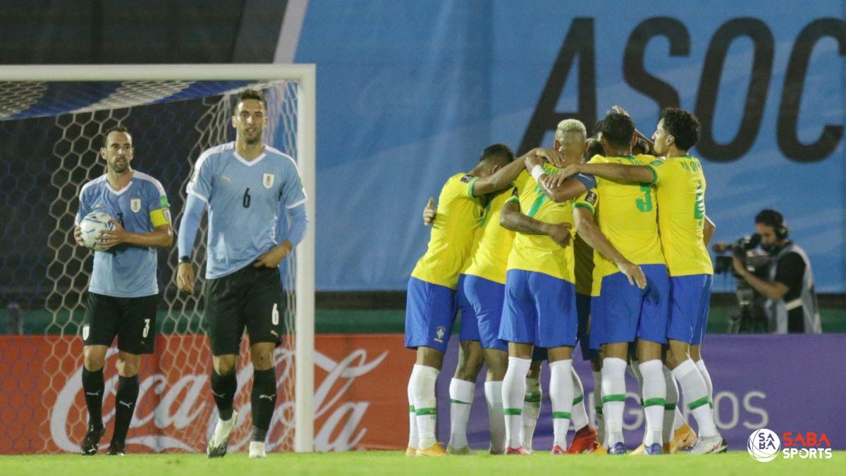 Brazil duy trì mạch toàn thắng trong ngày Cavani bị đuổi