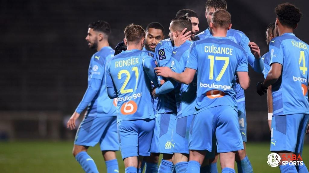 Marseille sau 5 trận thắng liên tiếp tại Ligue chỉ còn thua PSG - đội dẫn đầu vỏn vẹn 1 điểm.