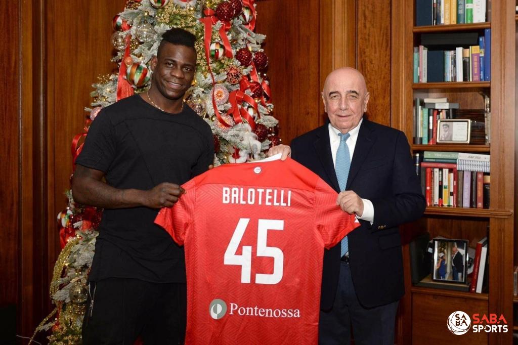 Balotelli tiếp tục nhận số áo 45 ở đội bóng mới