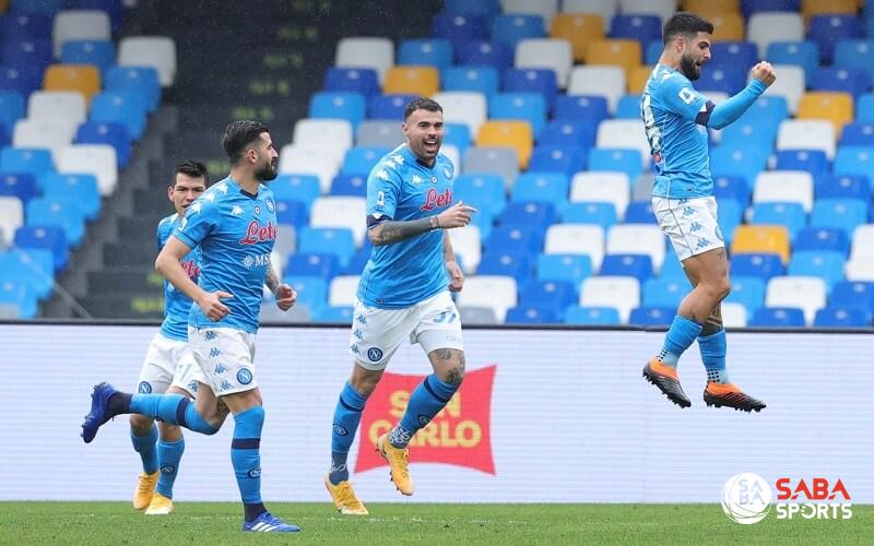 Napoli vừa đè bẹp Fiorentina tới 6 bàn không gỡ.