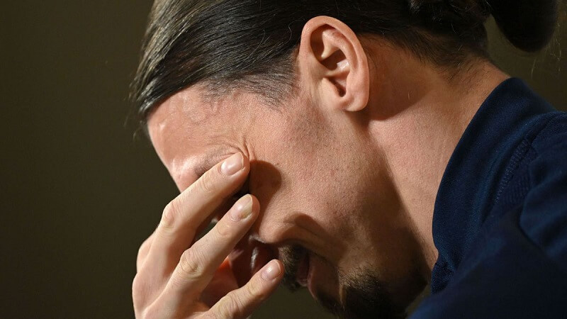 Khoảnh khắc Ibrahimovic rơi lệ. (Ảnh: AS)