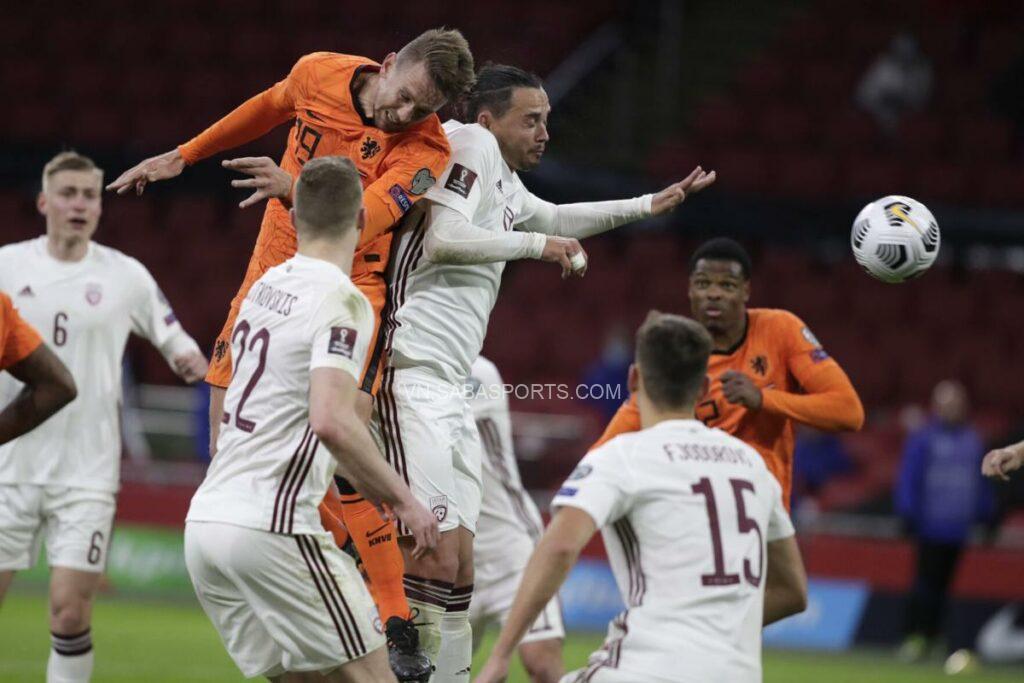 Luuk De Jong ghi bàn ấn định tỉ số 2 - 0 cho trận Hà Lan vs Latvia.