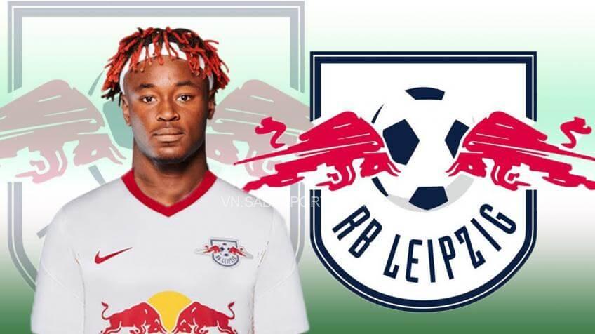 RB Leipzig tìm thấy người thay Upamecano
