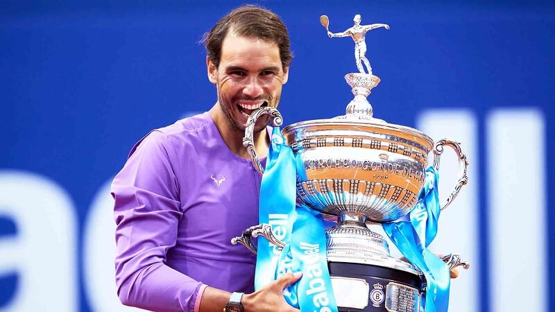Thắng kịch tính Tsitsipas, Nadal vô địch Barcelona Open 2021