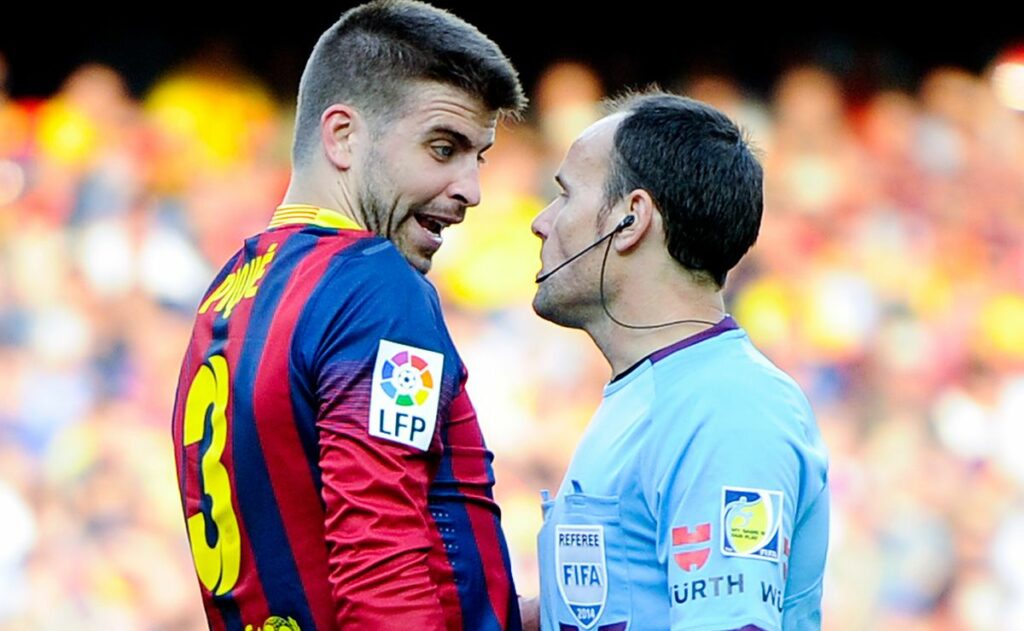 Mateu Lahoz là nỗi ám ảnh của Barca tại El Clasico