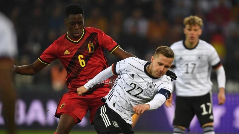 Lokonga từng được gọi vào danh sách dự phòng ĐT Bỉ dự Euro
