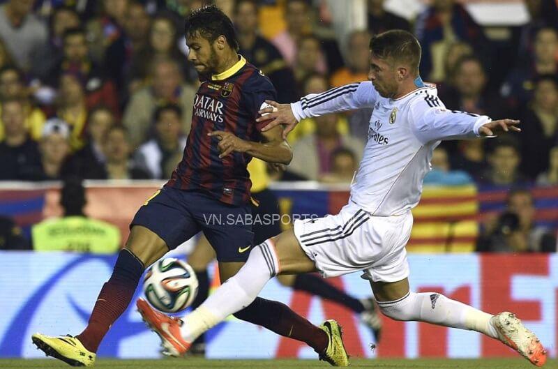 Neymar và Ramos trên sân đấu. (Ảnh: Football Espana)