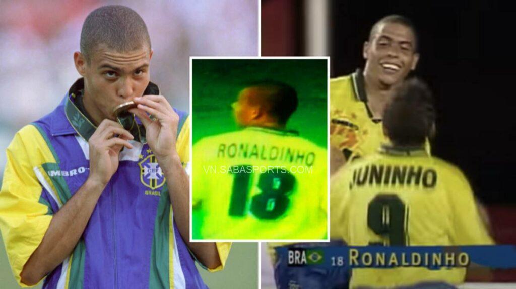 Ronaldo hôn tấm HCĐ giành được ở Mỹ hồi năm 1996