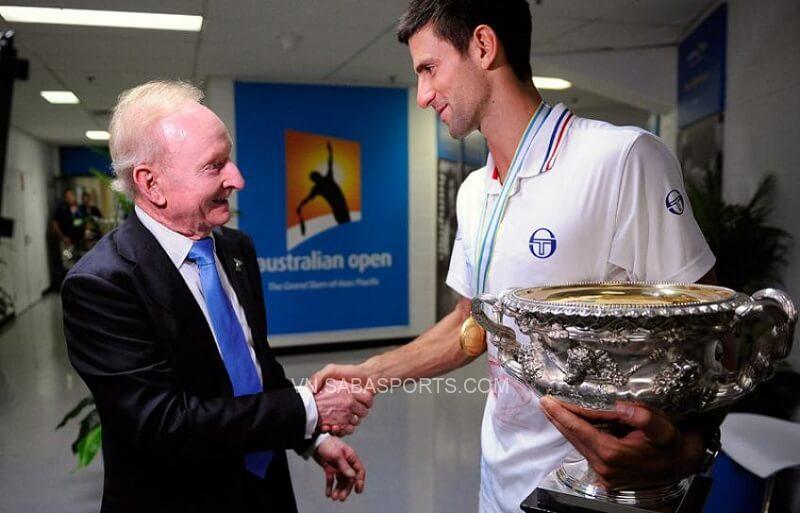 Laver gặp Djokovic tại Australian Open. (Ảnh: Tennis World USA)