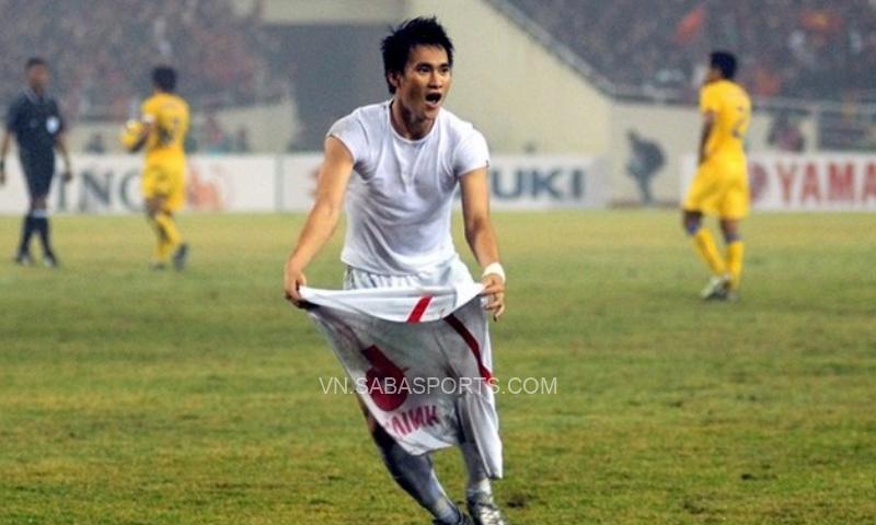 Công Vinh và khoảnh khắc mừng bàn thắng quyết định giúp Việt Nam vô địch AFF Cup 2008