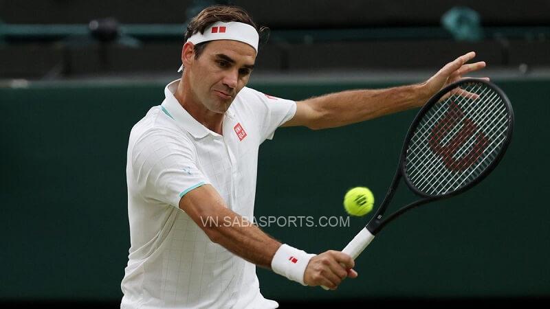 Federer thi đấu tại Wimbledon 2021. (Ảnh: VnExpress)
