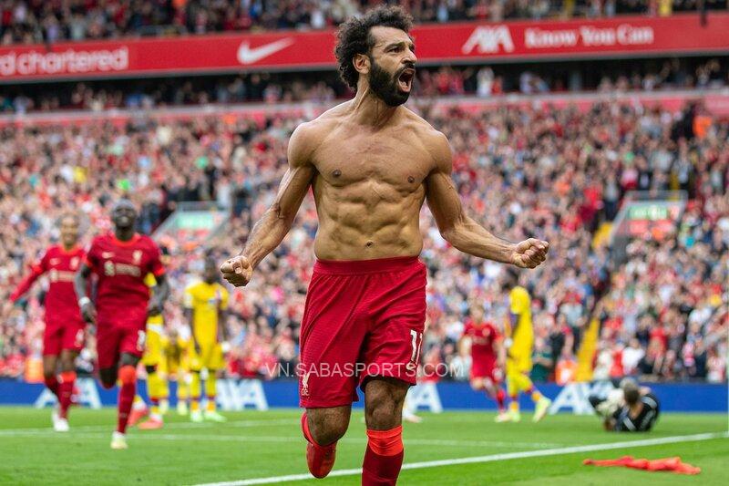 Salah đã phải nhận thẻ vàng sau pha cởi áo ăn mừng