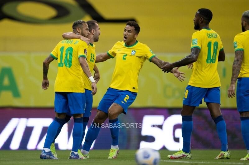 Brazil ăn mừng bàn thắng đầu tiên