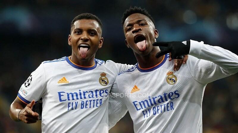 Rodrygo (trái) và Vinicius Jr. (phải) mang về 3 điểm dành cho Real Madrid
