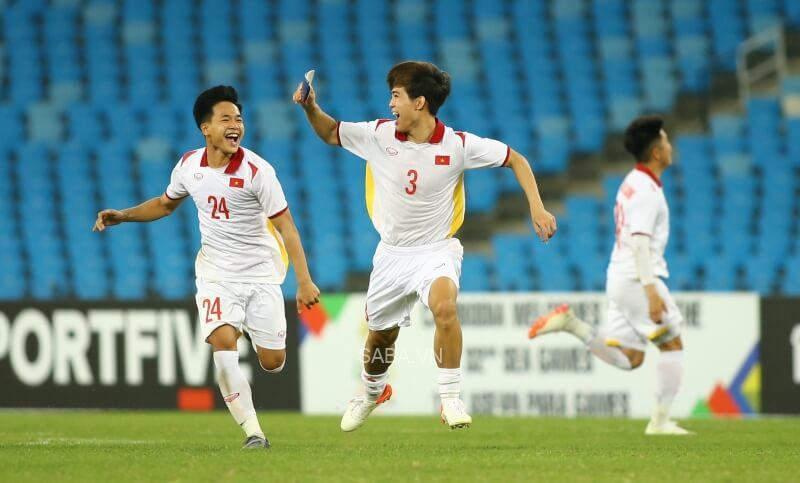 Mưa tiền thưởng đổ về U23 Việt Nam sau chiến thắng quả cảm trước Timor