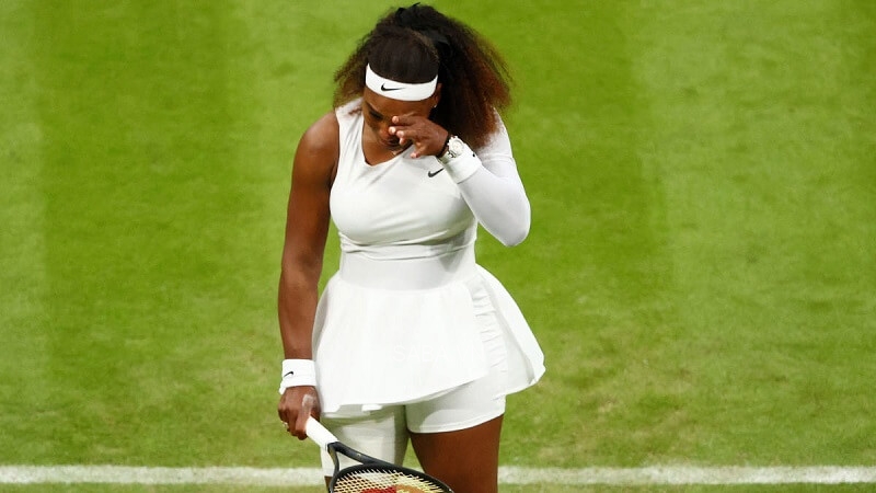 Serena bật khóc vì tiếc nuối.