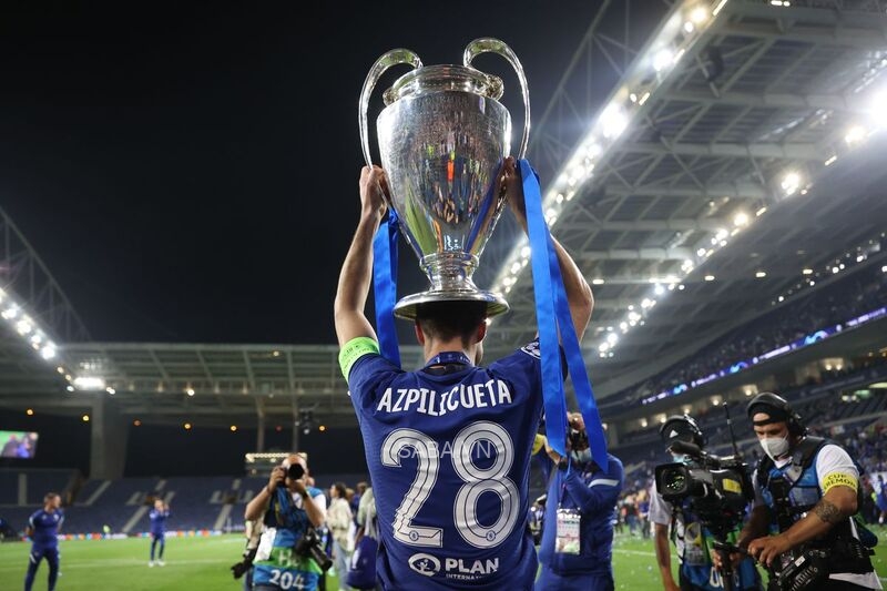 Azpilicueta nâng cao chức vô địch Champions League với vai trò đội trưởng