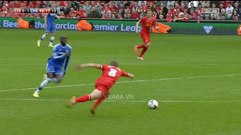 Cú trượt chân khó quên của Gerrard