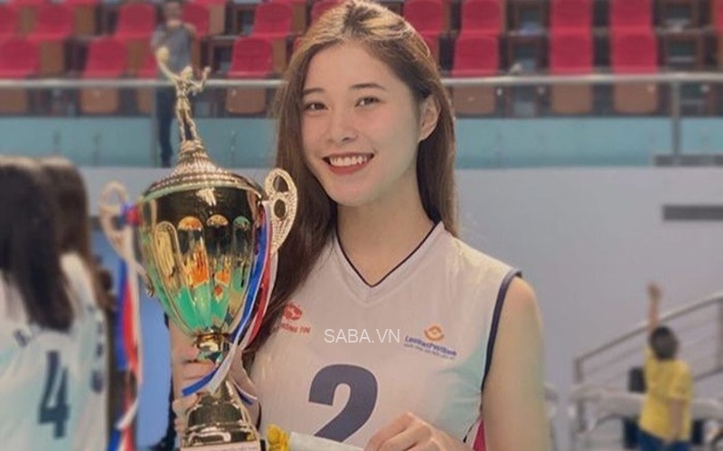 Cựu VĐV bóng chuyền Đặng Thu Huyền lọt top 10 hoa hậu Hoàn vũ Việt Nam 2022
