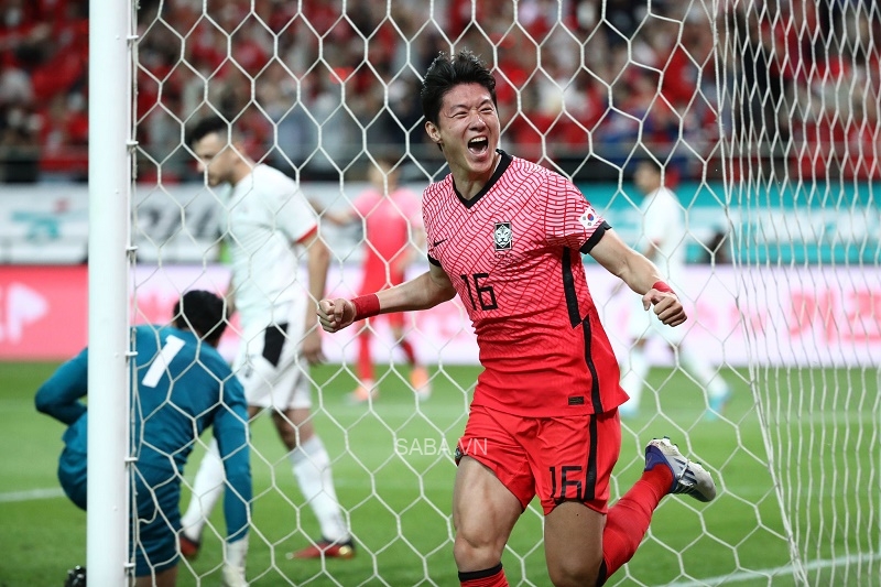 Hàn Quốc thi đấu bùng nổ trên sân nhà