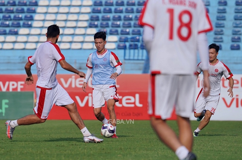 Phan Tuấn Tài quyết tranh chấp vị trí chính thức tại Viettel FC