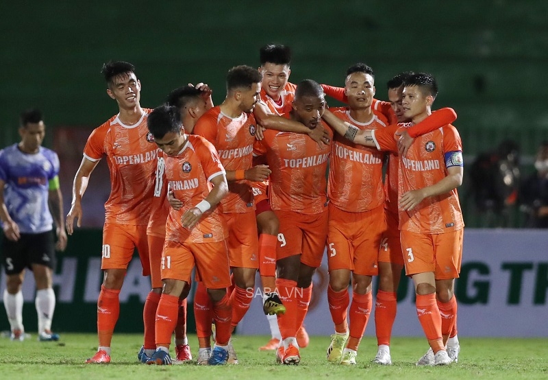 Mất trụ cột, 'PSG Việt Nam' dễ hụt hơi trong cuộc đua vô địch