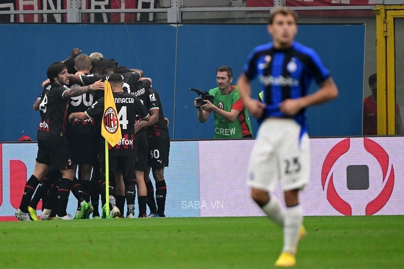 Rượt đuổi tỷ số hấp dẫn, AC Milan xưng bá trong trận derby thành Milan