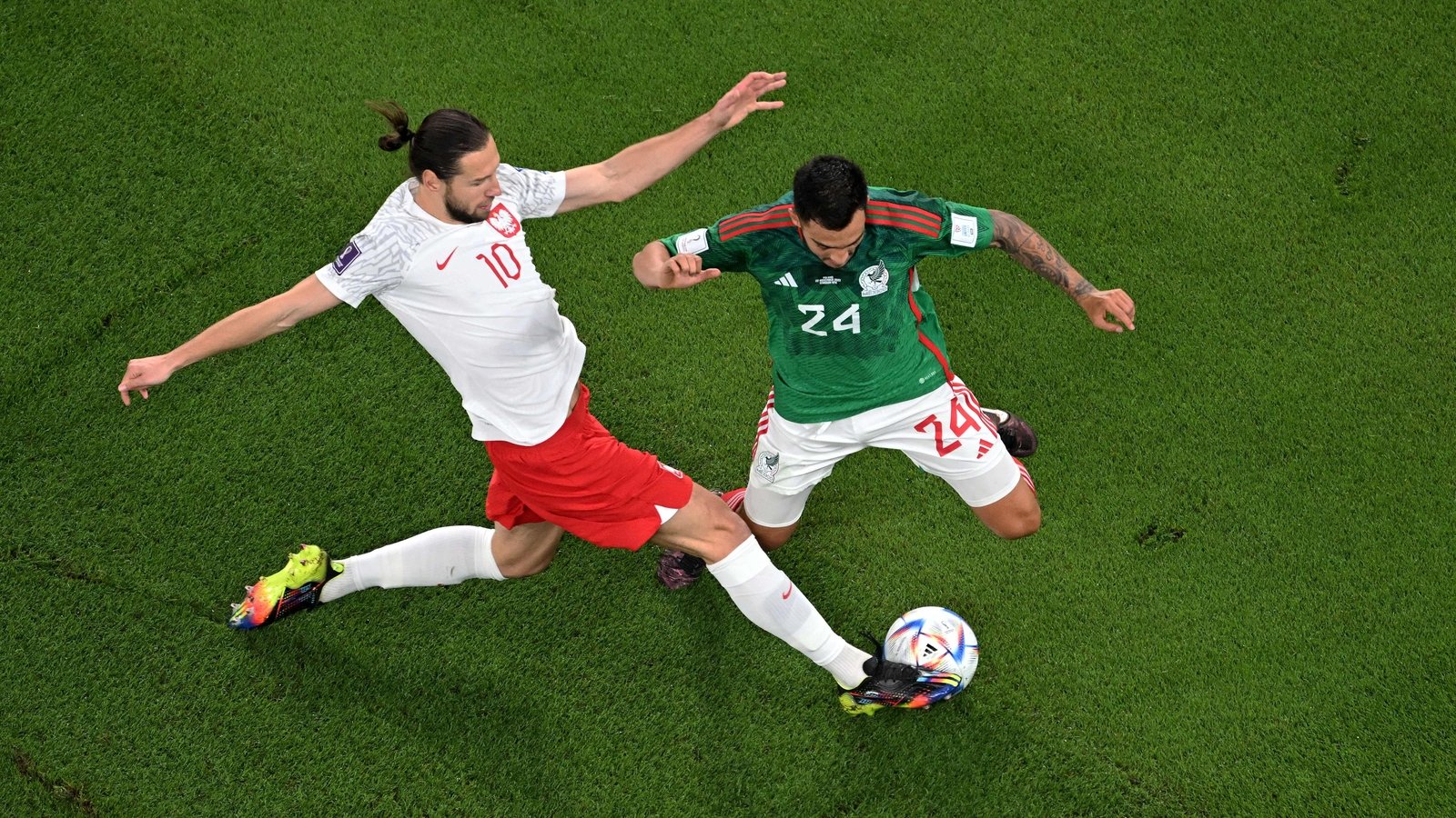 Mexico chơi trên cơ nhưng không thể tìm được bàn thắng