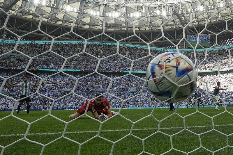 Argentina đã khởi đầu World Cup 2022 đầy nhọc nhằn