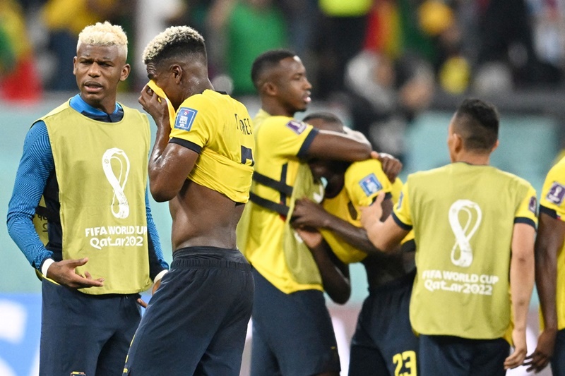 Ecuador tự bắn vào chân với trận thua quyết định 