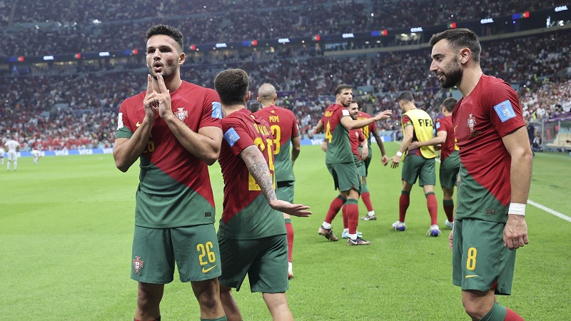 Bồ Đào Nha đã chơi rất tưng bừng khi Ronaldo dự bị