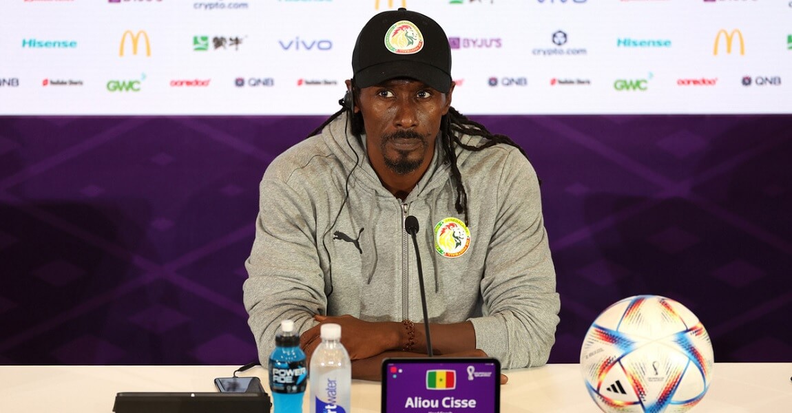 Trước trận gặp Anh, Senegal bị phạt vì làm trái luật FIFA