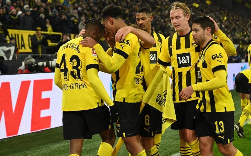 Thắng nghẹt thở Mainz, Dortmund thắp lại hy vọng vô địch