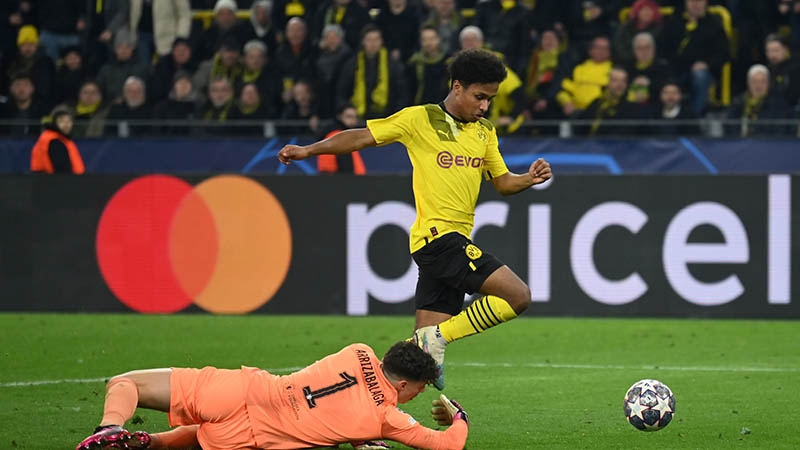 Adeyemi ghi bàn mở tỷ số cho Dortmund