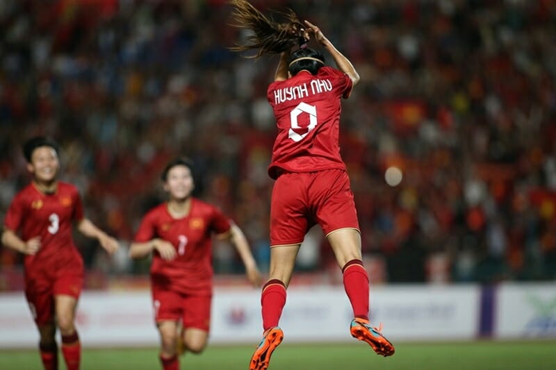 Huỳnh Như nhập vai Ronaldo, ĐT nữ Việt Nam vô địch SEA Games lần thứ 4 liên tiếp