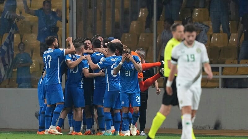 Hy Lạp xếp thứ 2 bảng B với 6 điểm sau 2 trận