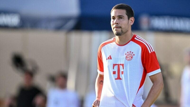 Raphael Guerreiro chấn thương khi vừa mới đến Bayern