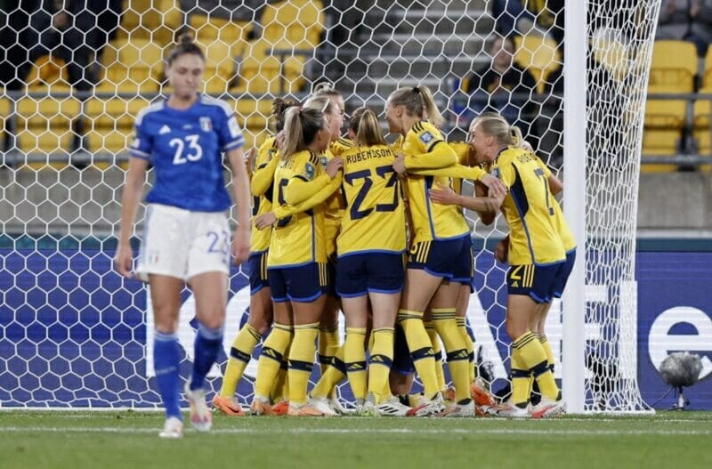Thụy Điển chính thức giành vé vào vòng knock-out