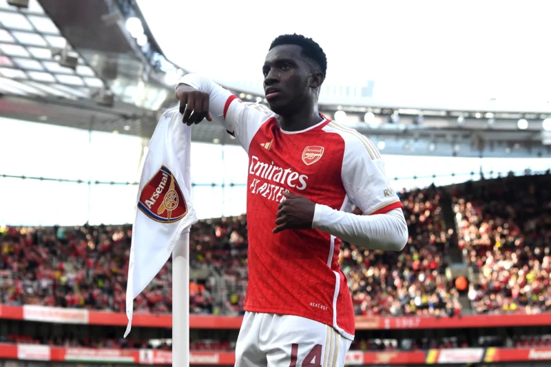 Nketiah có bàn thắng cho riêng minh trong ngày đeo tấm băng đội trưởng của Arsenal