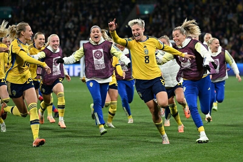 ĐT nữ Thụy Điển giành chiến thắng ở loạt sút phạt đền.