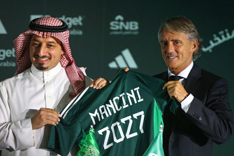 HLV Roberto Mancini đã chuyển sang làm việc tại ĐT Saudi Arabia.