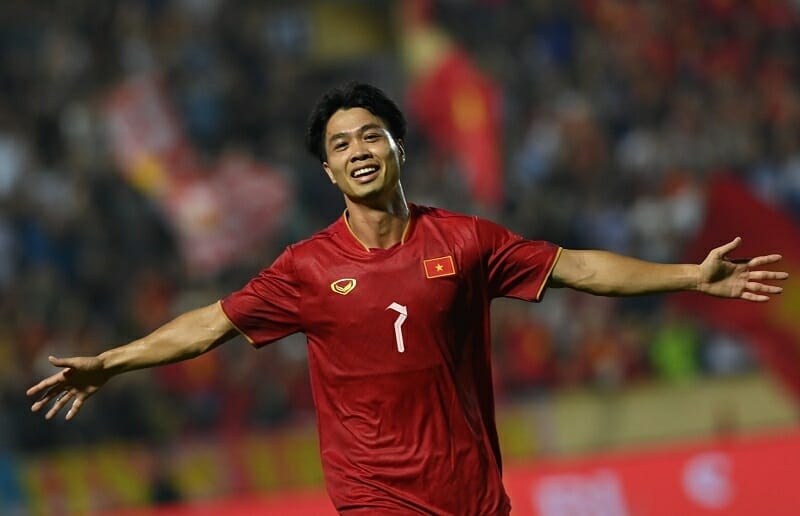 Công Phượng vào sân từ ghế dự bị và ghi bàn mở tỷ số (Liên đoàn Bóng đá Việt Nam - VFF).