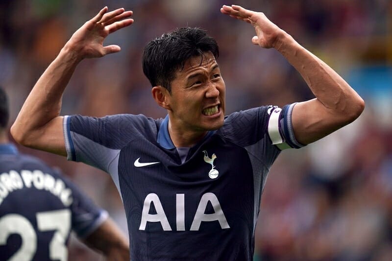 Son Heung Min lập hattrick vào lưới Burnley.