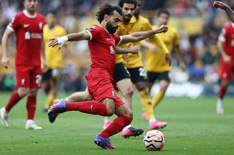 Mohamed Salah góp dấu giày vào cả 3 bàn thắng.