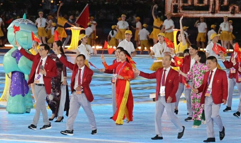 Đoàn thể thao Việt Nam diễu hành tại lễ khai mạc Asiad 19