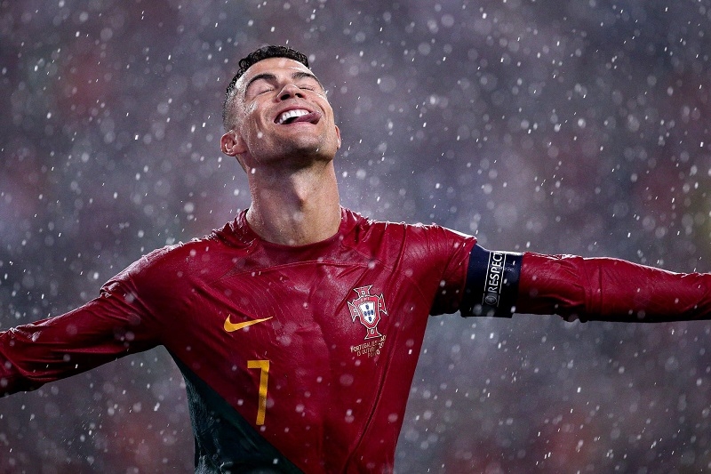 Cristiano Ronaldo được bình chọn là Cầu thủ xuất sắc nhất trận.