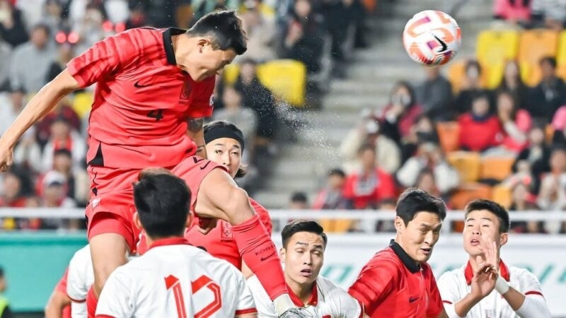 ĐT Việt Nam không rớt hạng trên BXH FIFA dù thua đậm Hàn Quốc