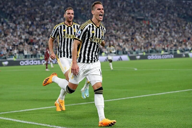 Juventus giành chiến thắng trong trận derby thành Turin.